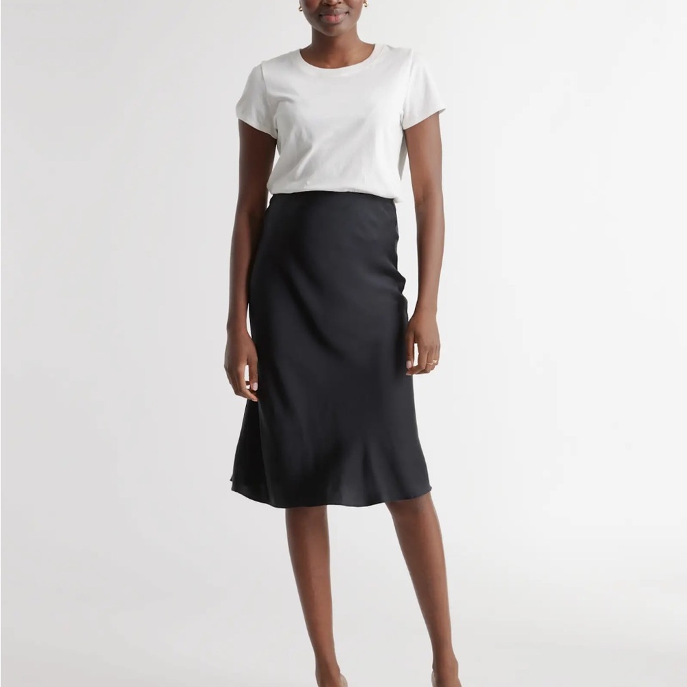 Quince Silk Classic Black Midi Skirt XS